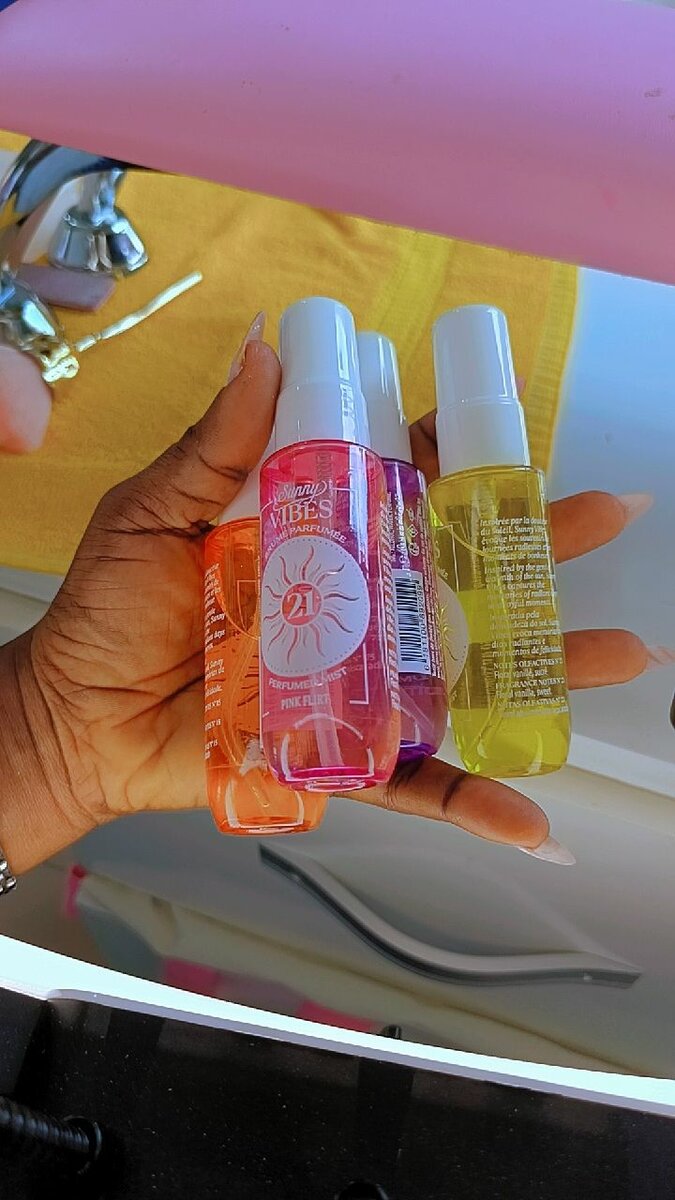 Sprays parfumés colorés