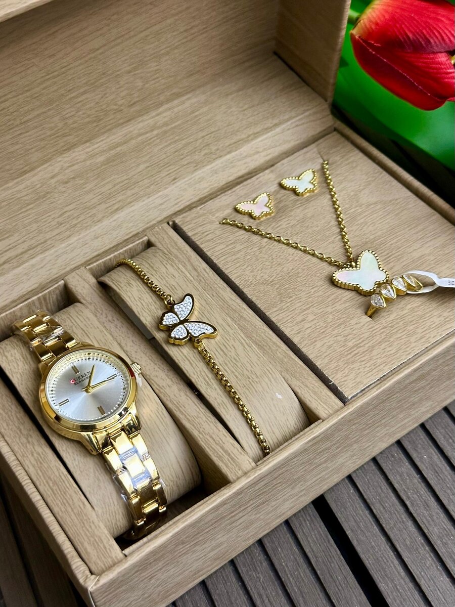 Ensemble Montre et Bijoux