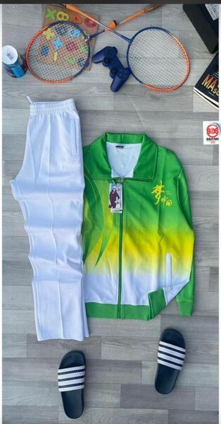 Tenue de sport colorée