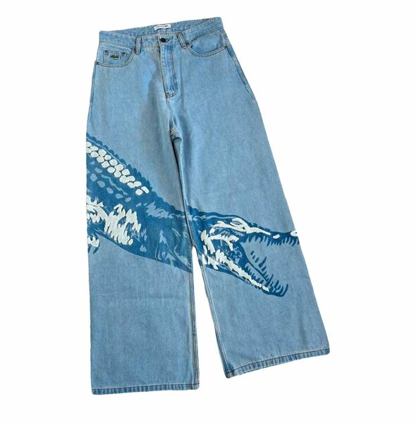 Jean garçon avec motifs brodés