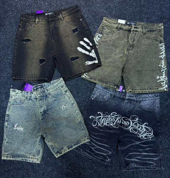 Shorts en jeans déchirés pour homme