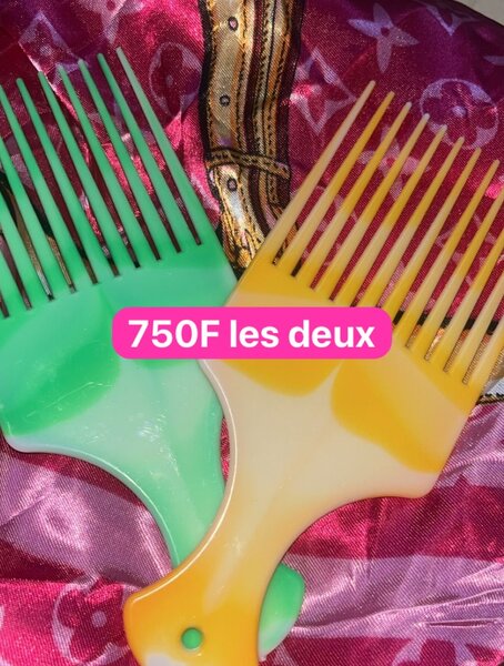 Peignes Afro Colorés