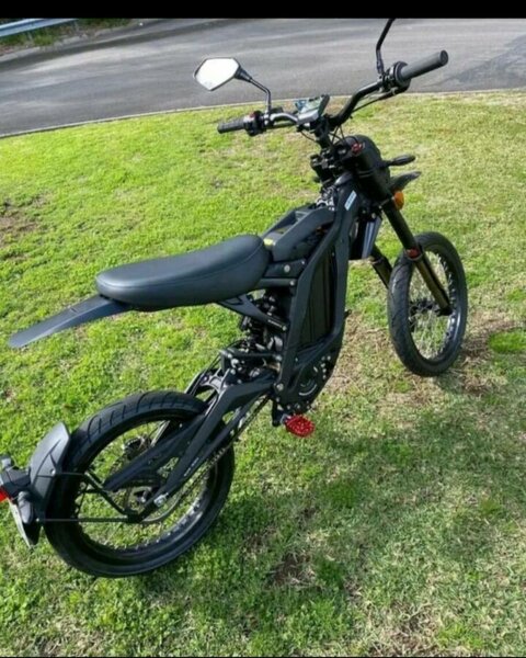 Vélo électrique pliable noir