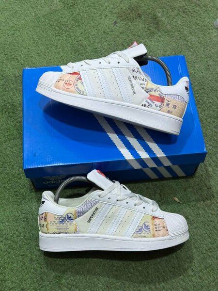 Adidas Originals superstar