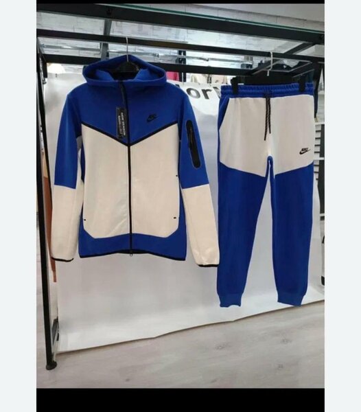 Ensemble survêtement Nike bleu et blanc