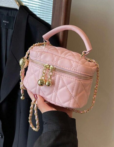 Sac à main rose élégant