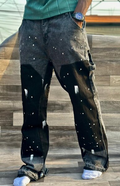 Jean déchiré homme noir