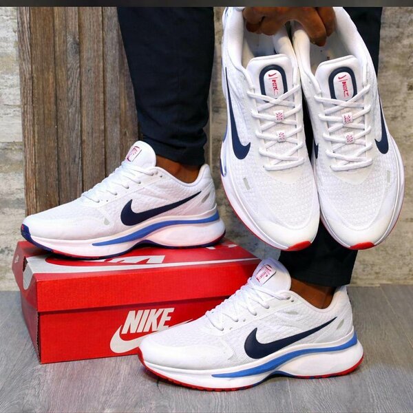 Chaussures de sport Nike blanches