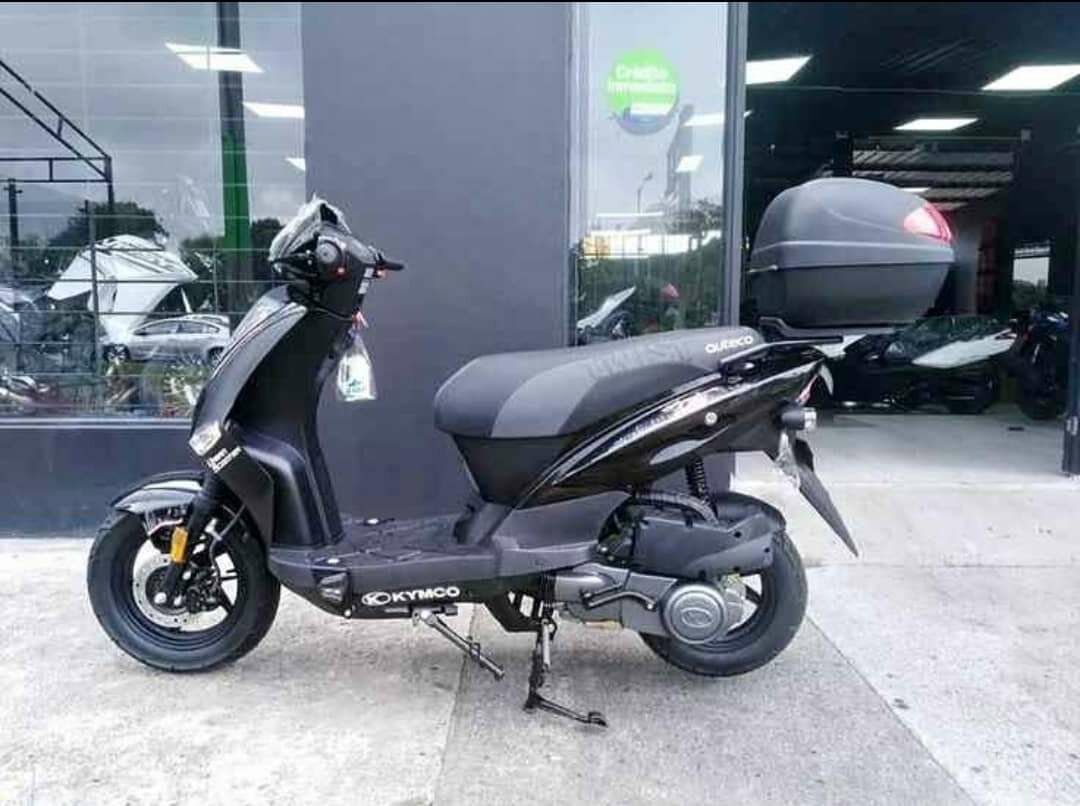 Scooter Kymco noir/rouge