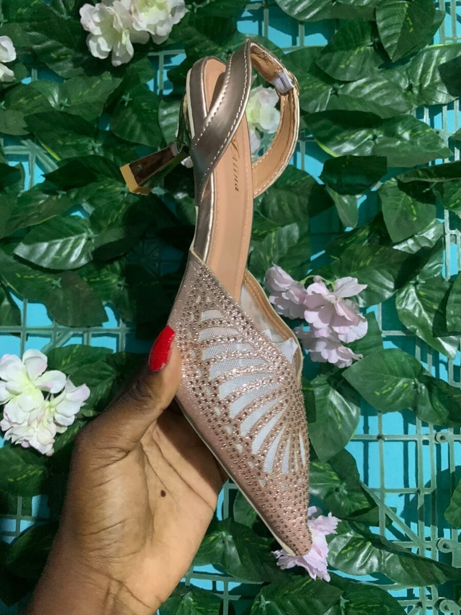 Escarpins élégants à bride