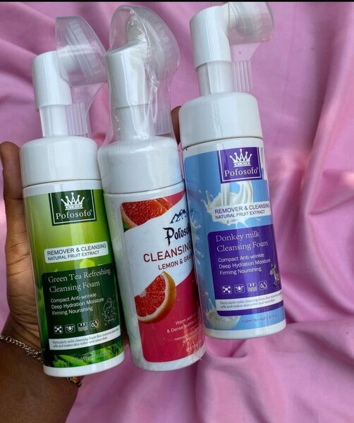 Mousse nettoyante au lait d'ânesse