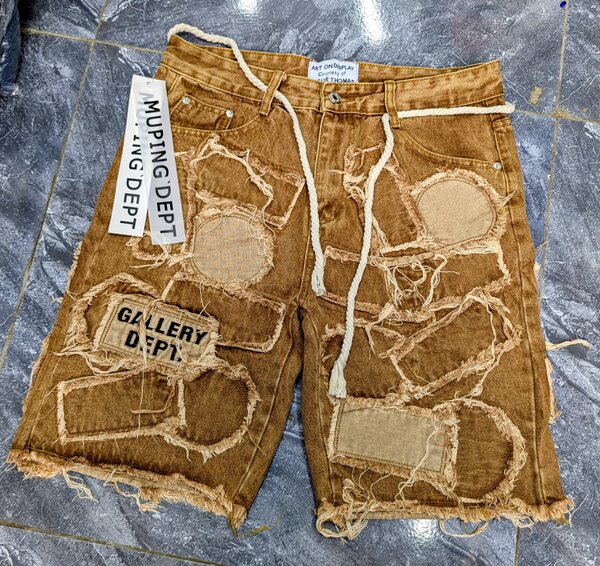 Shorts en denim déchirés