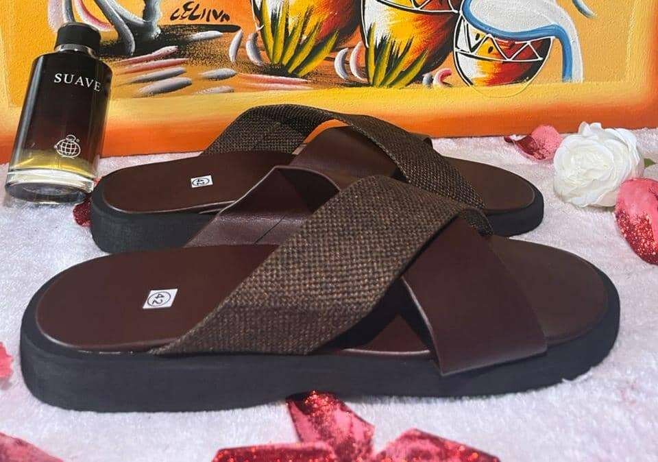 Sandales croisées élégantes pour hommes