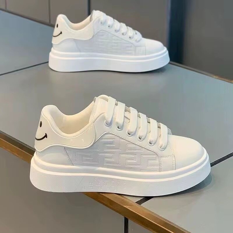 Baskets en cuir blanc pour femmes