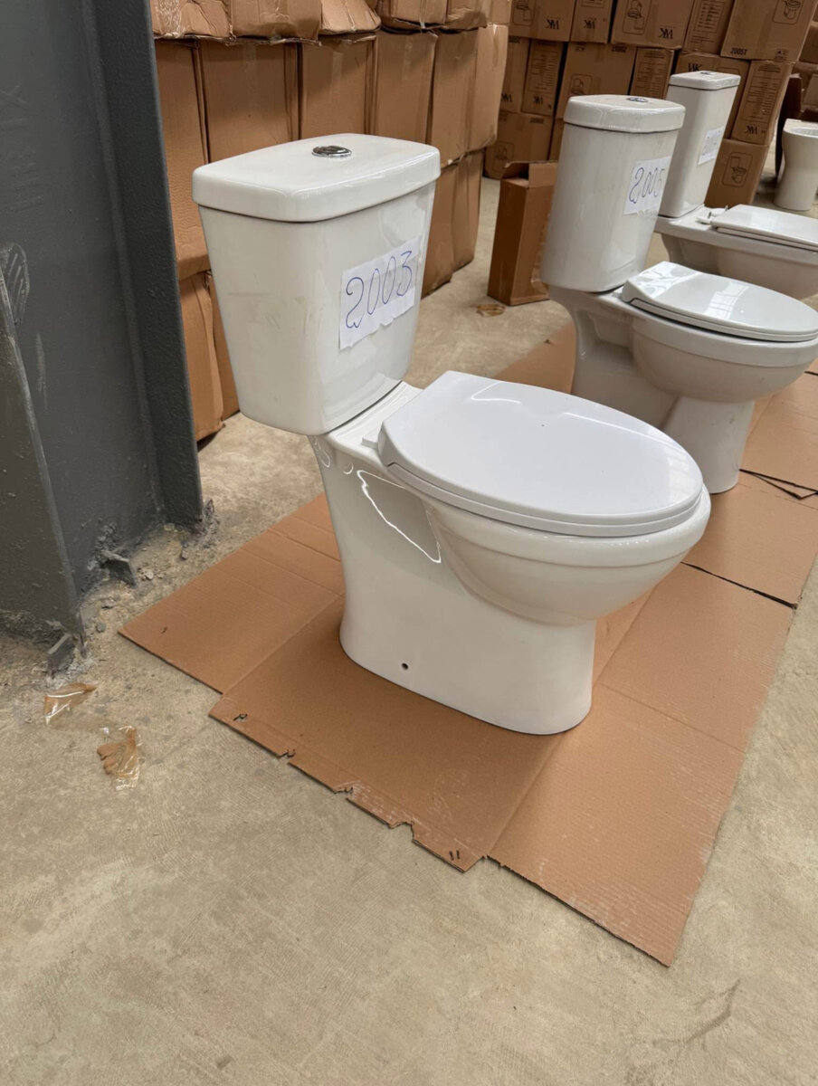 Toilette en céramique compacte