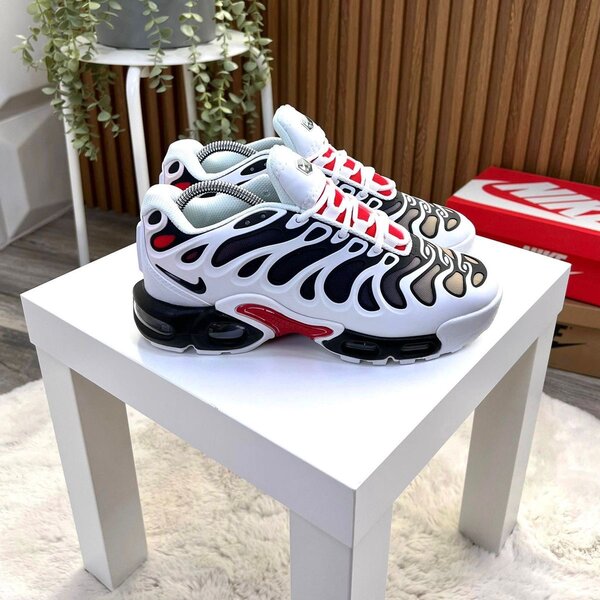 Chaussures Nike Air Max Plus TN