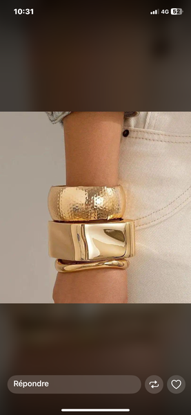 Bracelets et bagues dorées tendance