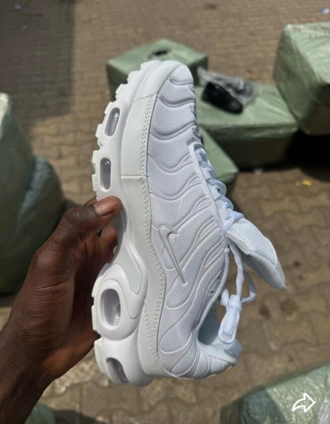 Baskets Air et Mocassins Élégants