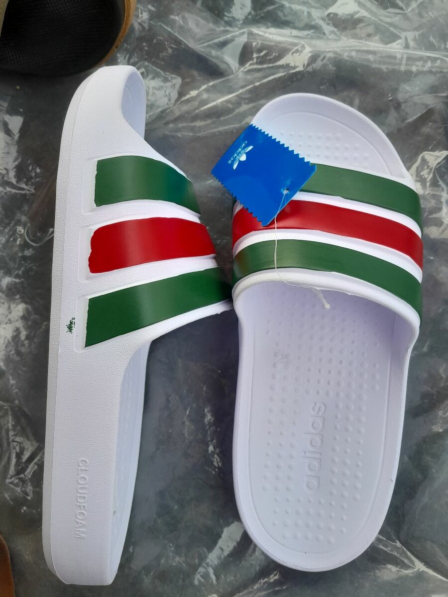 Adidas Adilette Comfort Slides