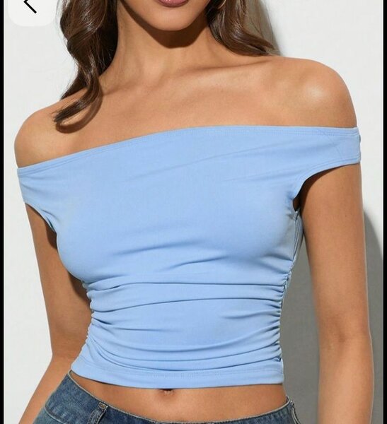 Top bleu épaules dénudées