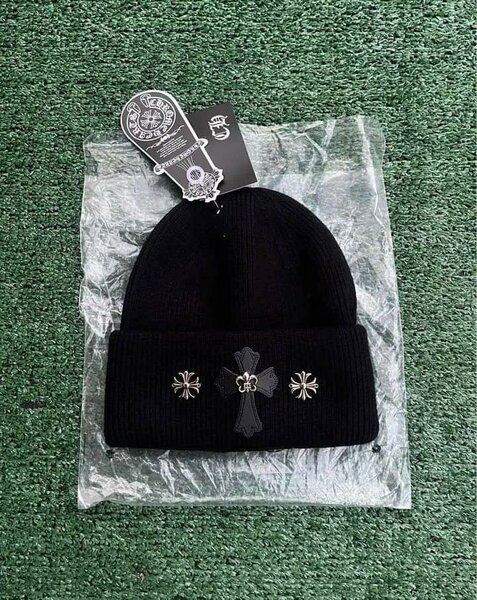 Bonnet Noir Gothique