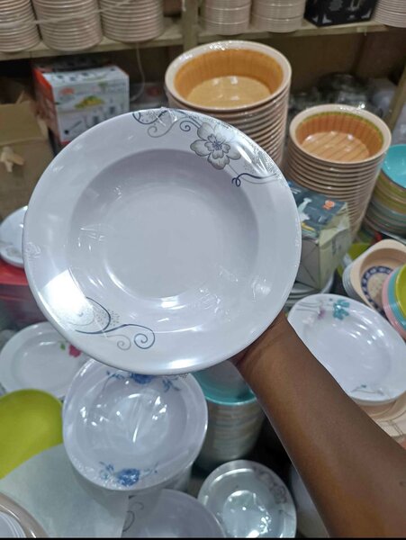 Assiette creuse en porcelaine