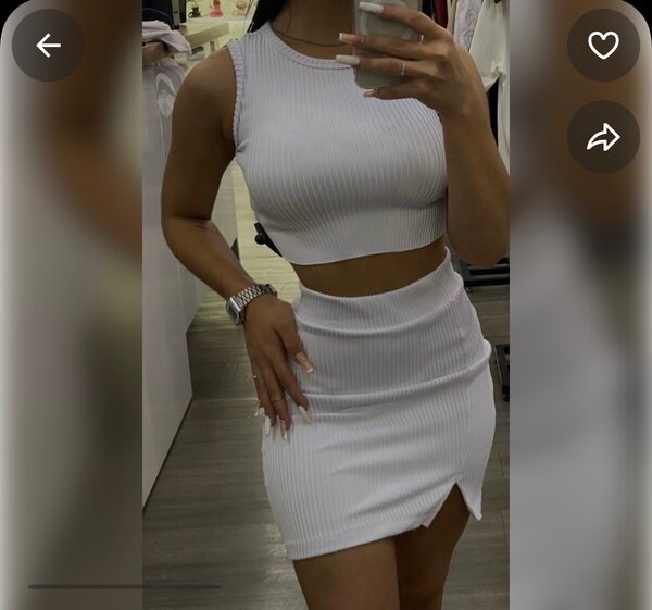 Ensemble crop top et jupe courte blanche