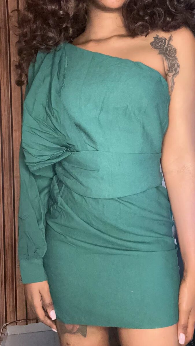 Robe élégante asymétrique