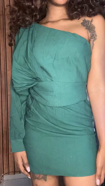 Robe élégante asymétrique