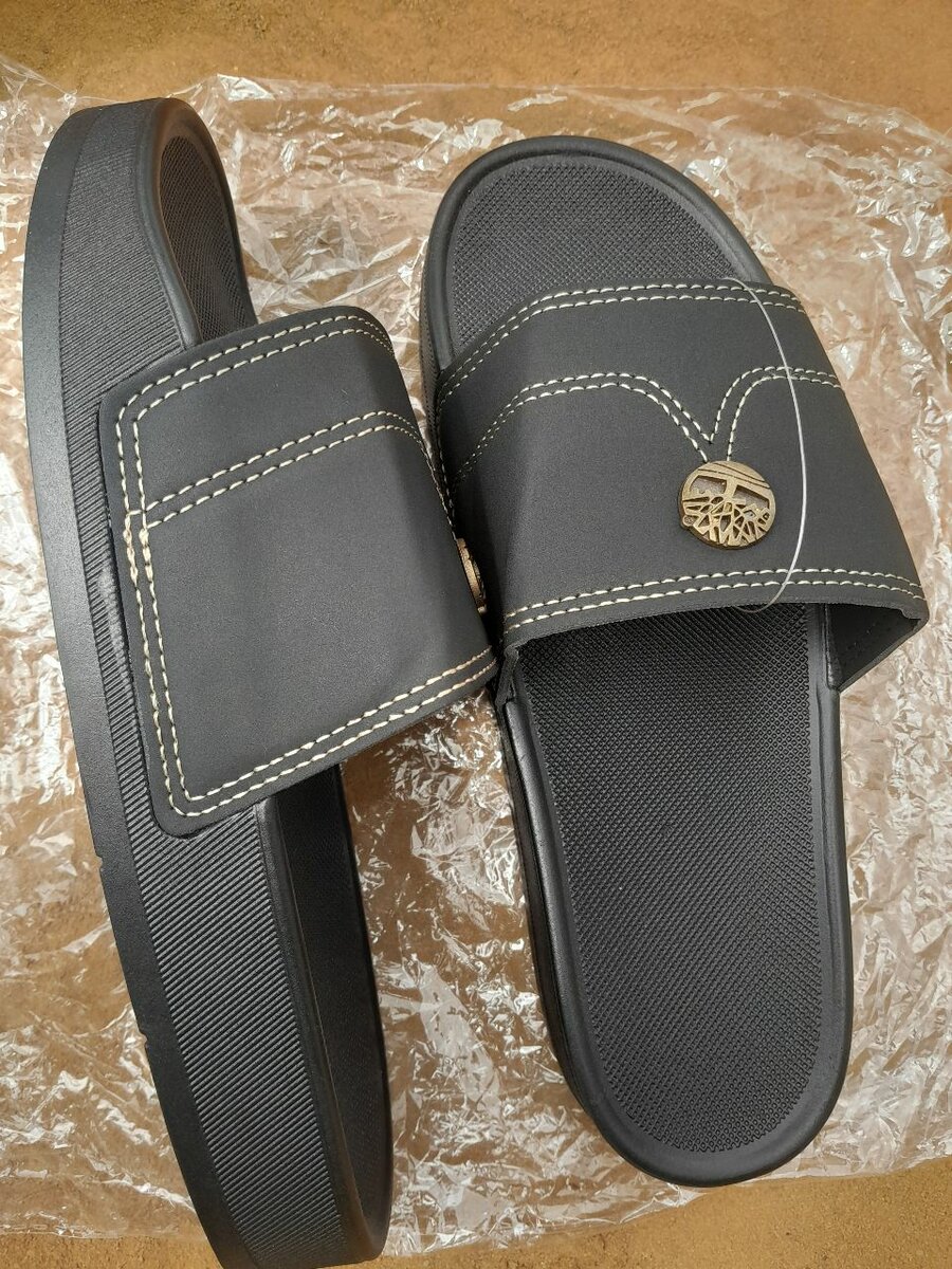 Claquettes noires confortables