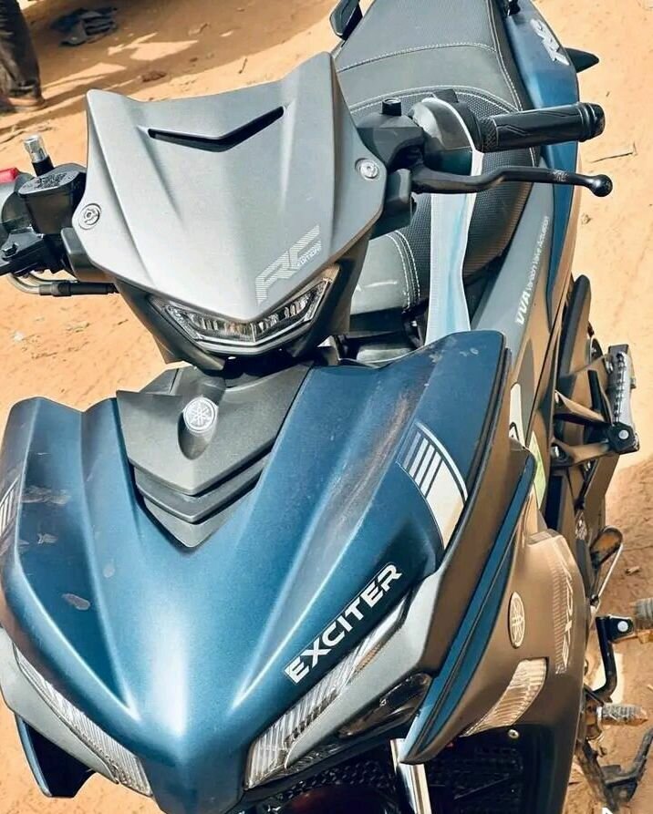 Yamaha Exciter 155 moto bleu
