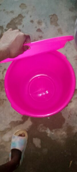 Bassine en plastiqu rose moyen