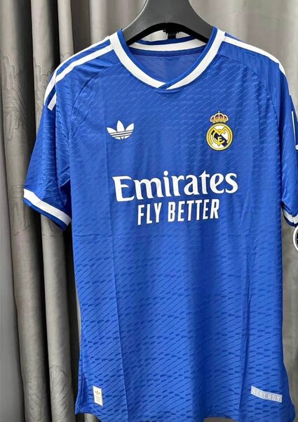 Maillot de foot Real Madrid bleu Adidas