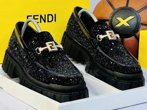 Mocassins en cuir noir