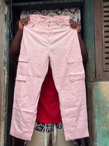 Cargo rose pastel pour homme