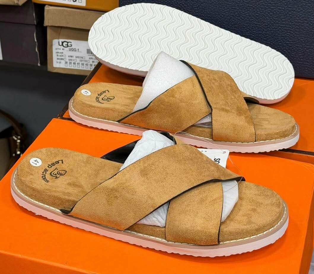 Sandales en cuir croisé