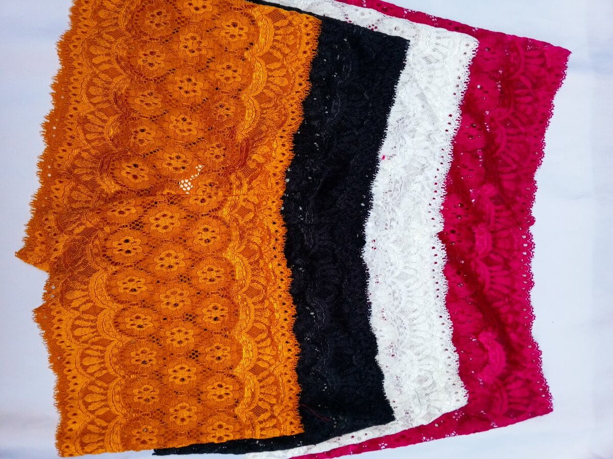 Culotte en dentelle féminine