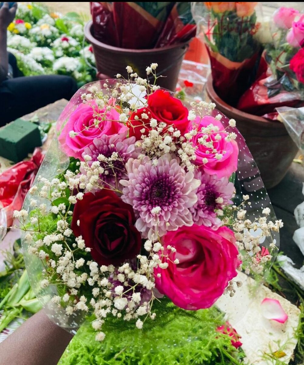 Bouquet de roses rouges et blanches