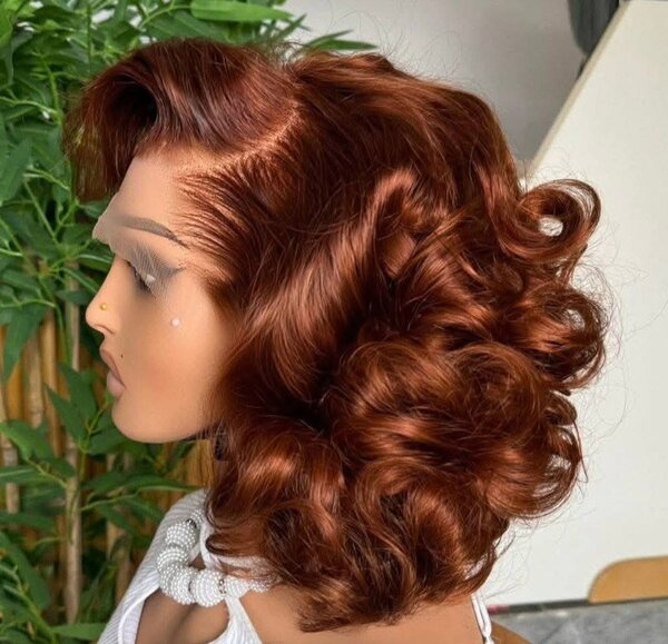 Perruque bouclée brune