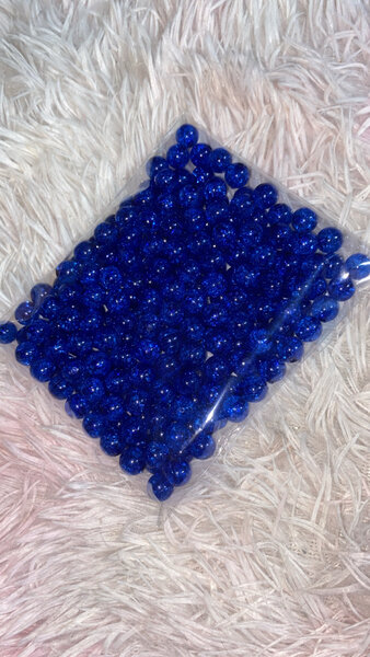 Perles en plastique bleues pour artisanat