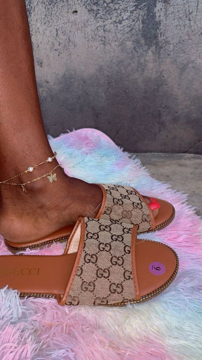 Sandales à strass élégantes