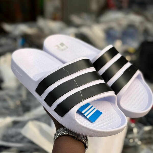 Adidas Adilette Comfort Slides