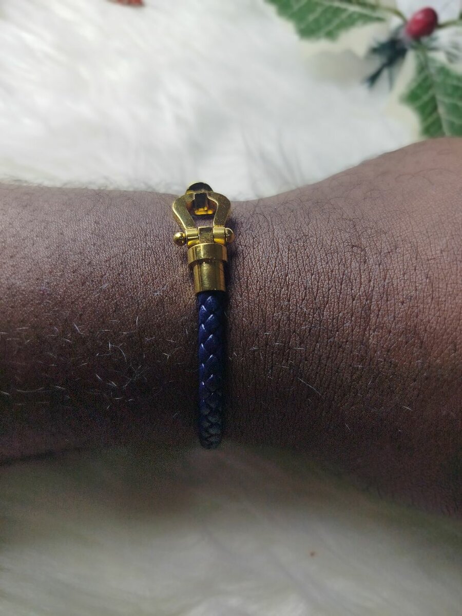 Bracelet en cuir tressé doré