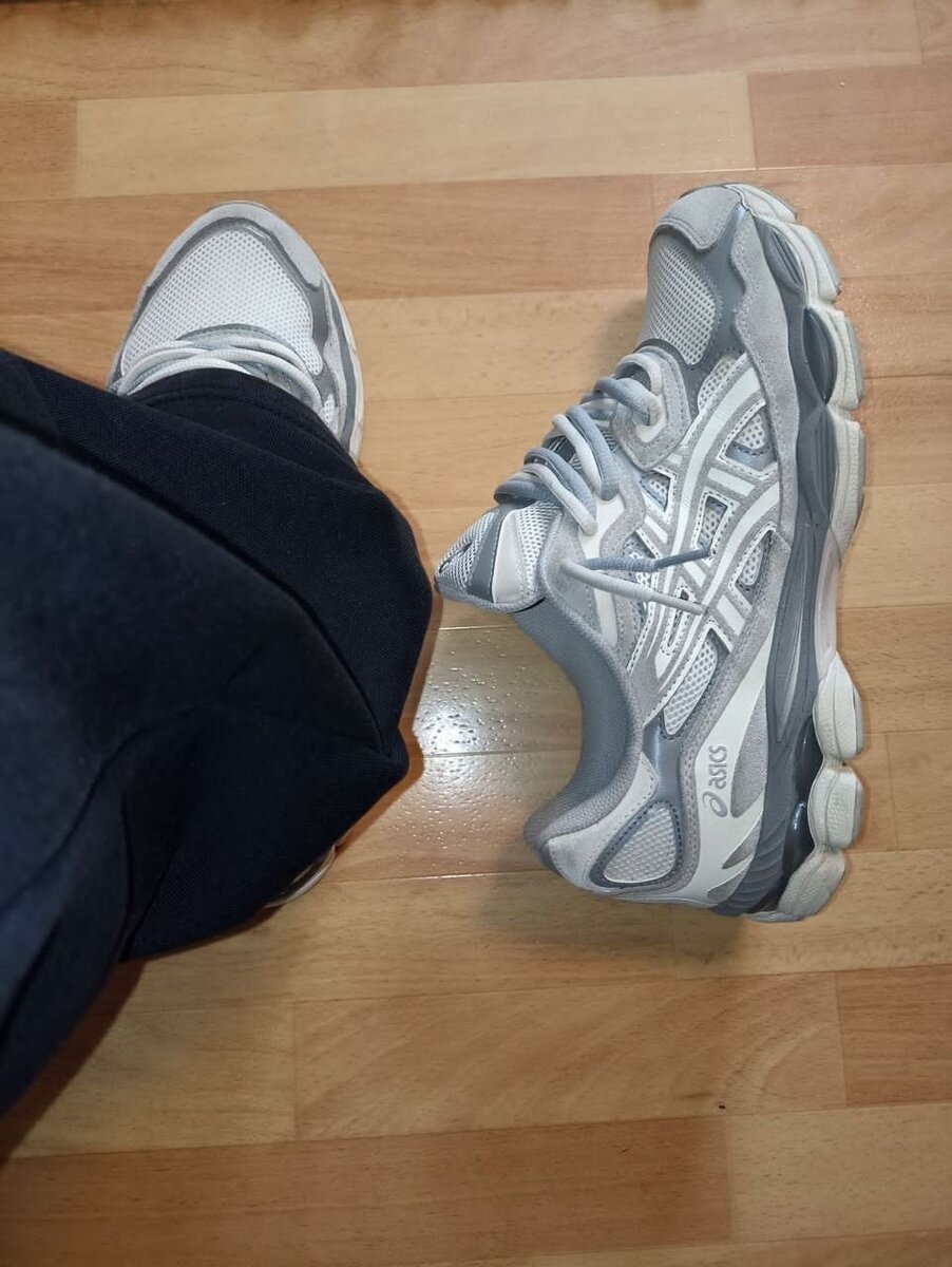 Baskets ASICS confort sportif