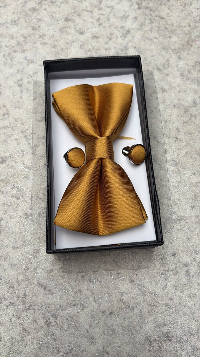 Noeud papillon avec boutons de manchette