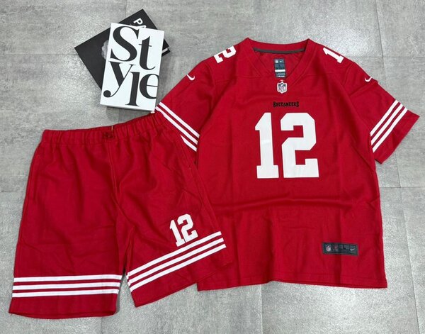 Ensemble de sport rouge