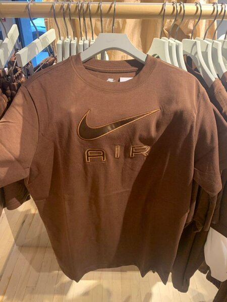 T-shirt Nike Air marron