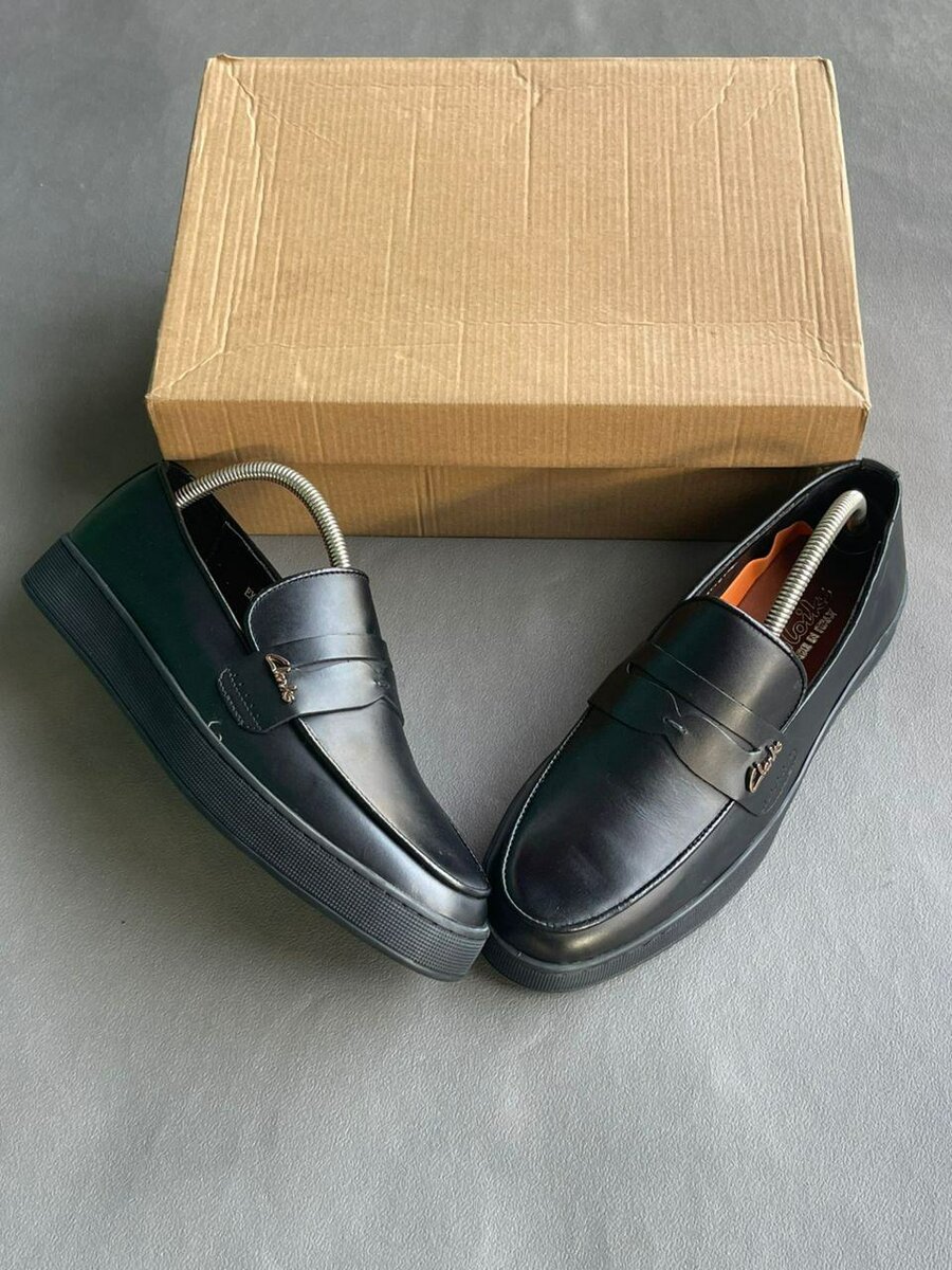 Mocassins en cuir noir élégants