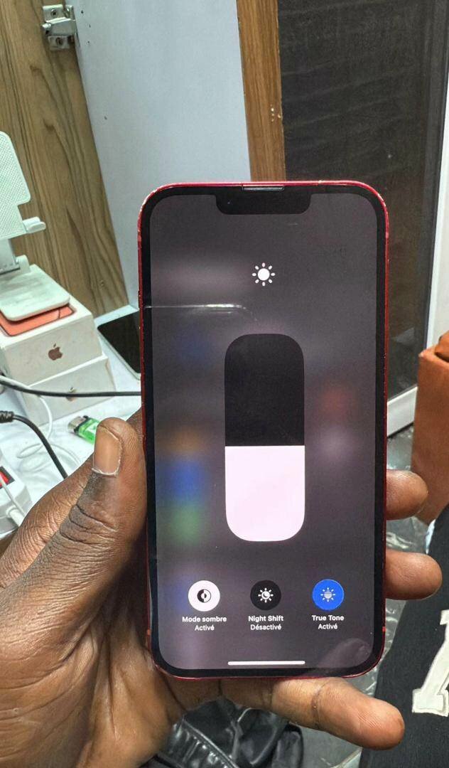 iPhone rouge parfait état
