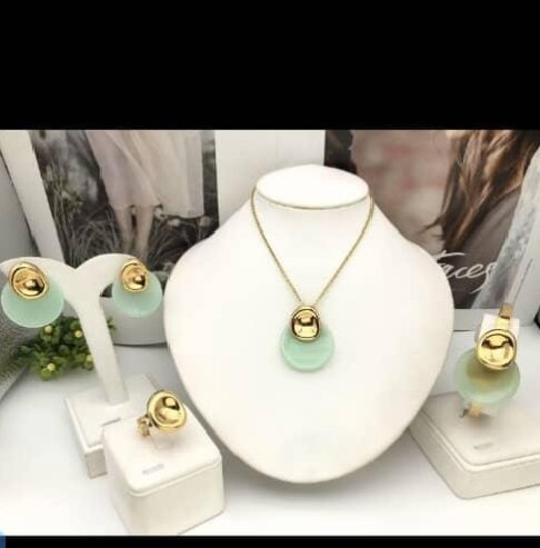 Ensemble de bijoux élégants